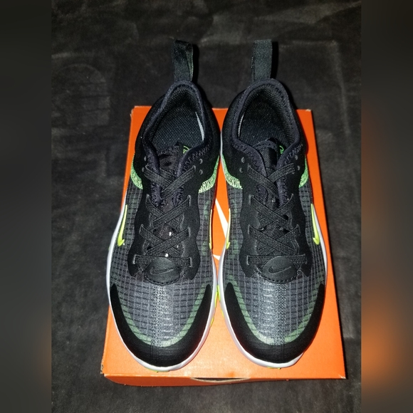 Nike Renew Lucent Black/Volt-Pure Platinum Size 11.5C (Toddler) - Picture 4 of 7